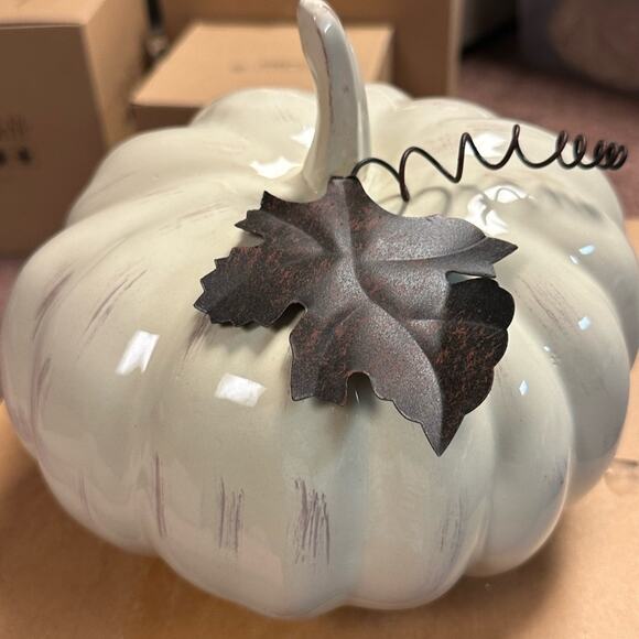 Department 56 Time to Celebrate Ivory Pumpkin with Metal Leaf in Original Box - Picture 4 of 6